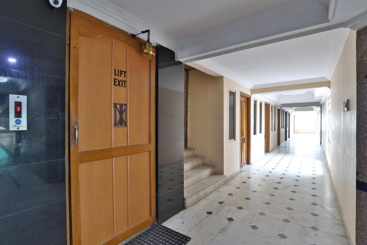 Ānand Spot On Hotel Decent מראה חיצוני תמונה