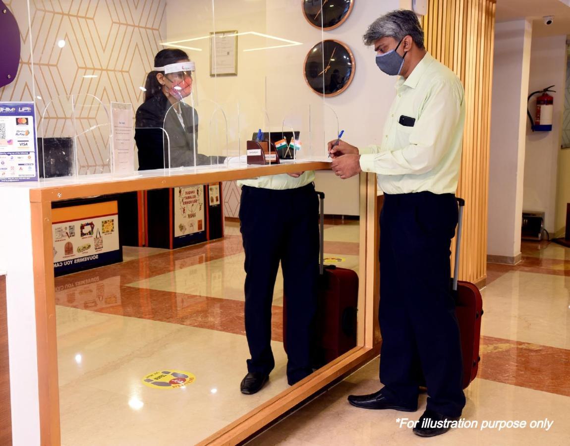 Ānand Spot On Hotel Decent מראה חיצוני תמונה
