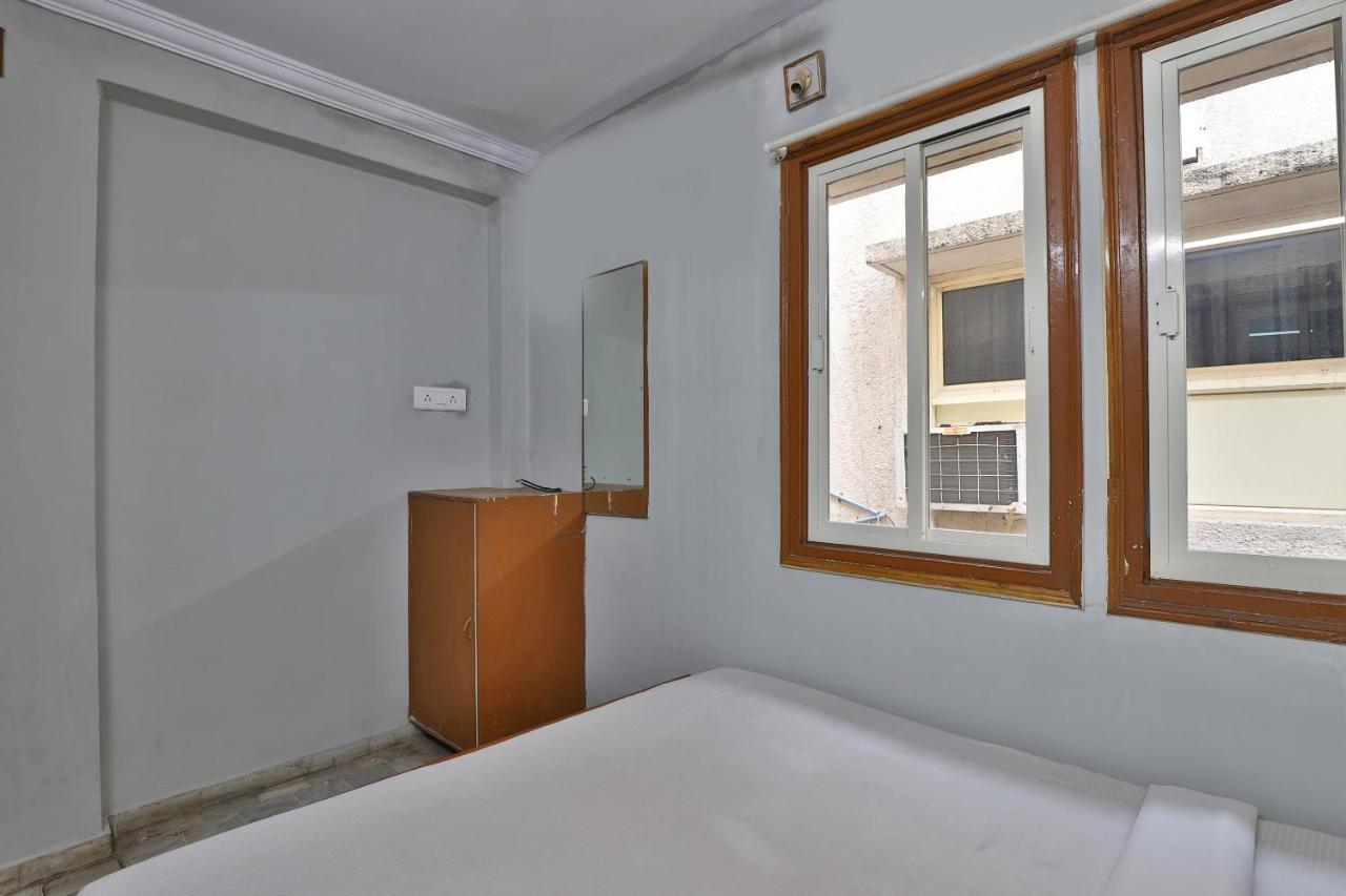 Ānand Spot On Hotel Decent מראה חיצוני תמונה