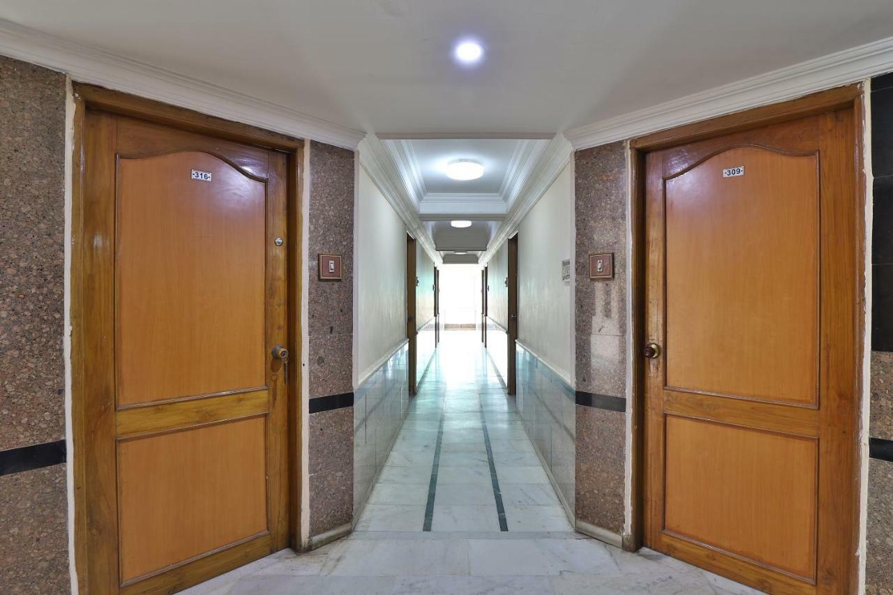 Ānand Spot On Hotel Decent מראה חיצוני תמונה